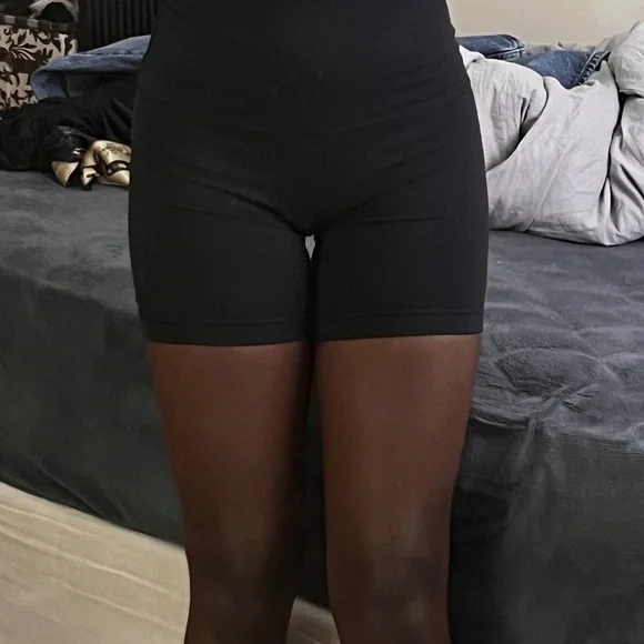 TNA - Black Biker Shorts - Picture 4 of 6